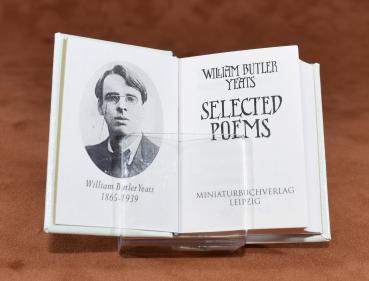 Selected Poems by William Butler Yeats